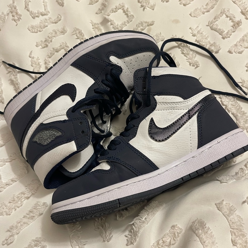Nike Jordans size 6
